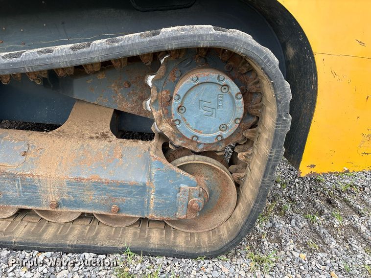 image for item DW7164 2005 Gehl CTL 80 tracked skid steer loader