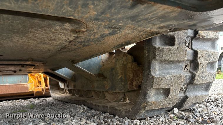 image for item DW7164 2005 Gehl CTL 80 tracked skid steer loader