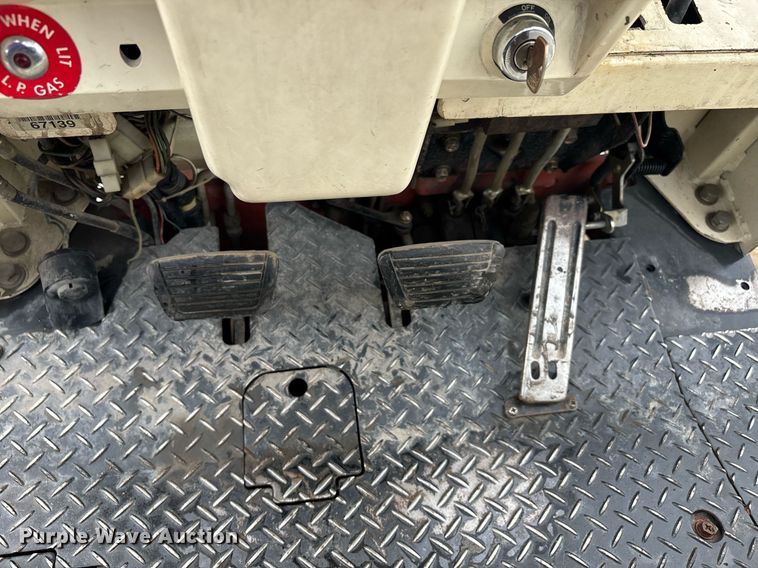 image for item DW7166 Nissan 30 forklift