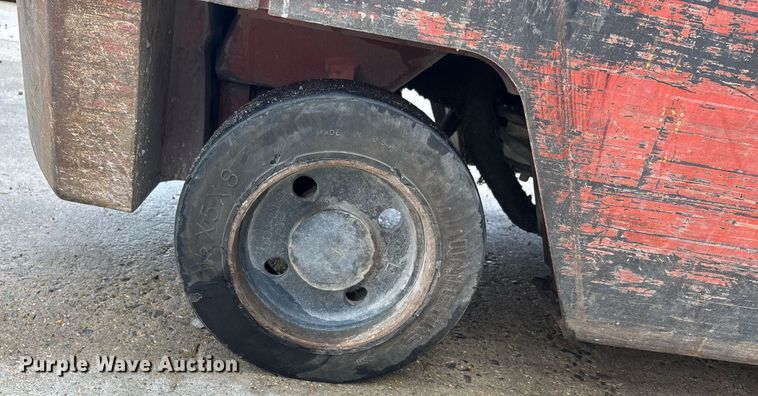 image for item DW7166 Nissan 30 forklift