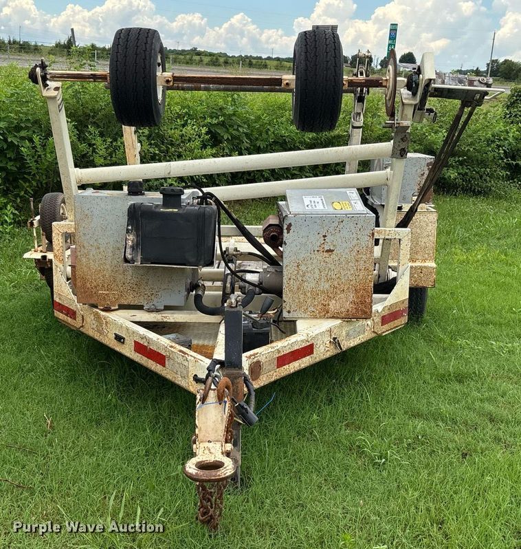 image for item DW7178 2015 Larson 5620 reel trailer