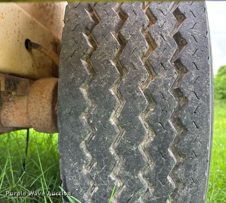 image for item DW7178 2015 Larson 5620 reel trailer