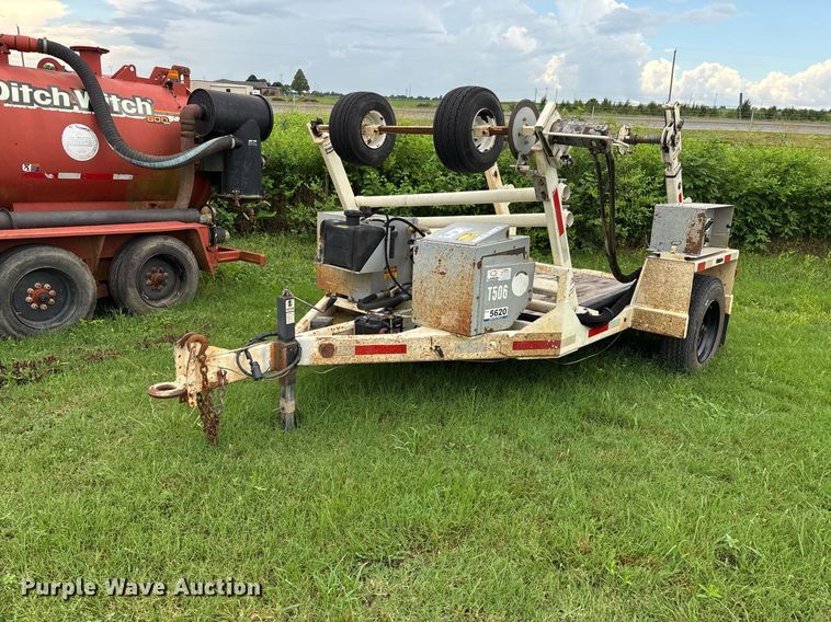 image for item DW7178 2015 Larson 5620 reel trailer