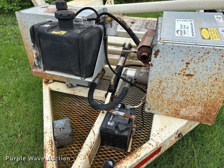 image for item DW7178 2015 Larson 5620 reel trailer