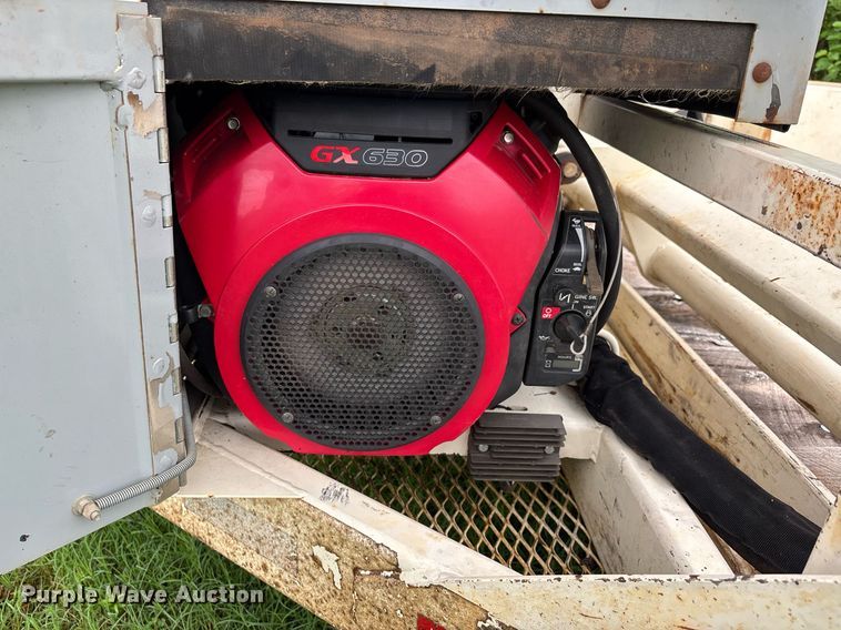 image for item DW7178 2015 Larson 5620 reel trailer