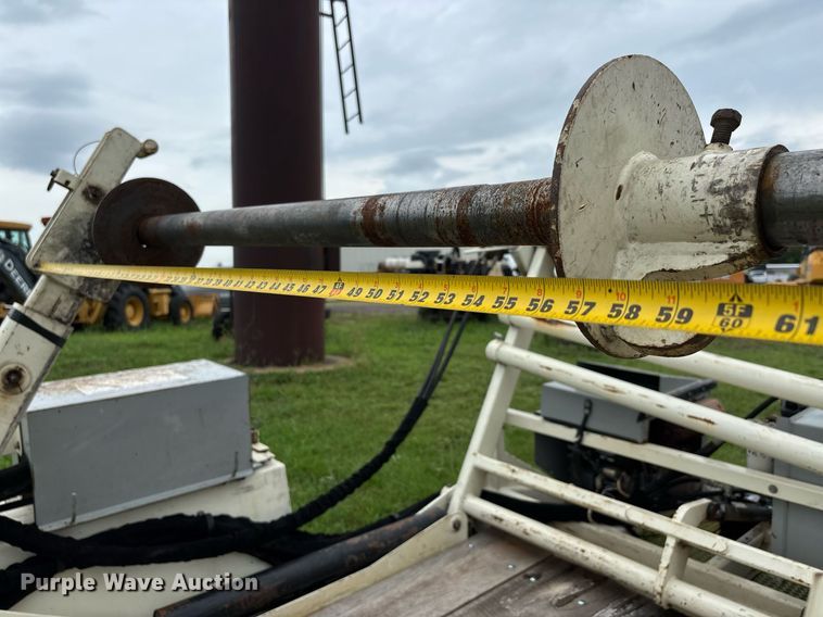 image for item DW7178 2015 Larson 5620 reel trailer