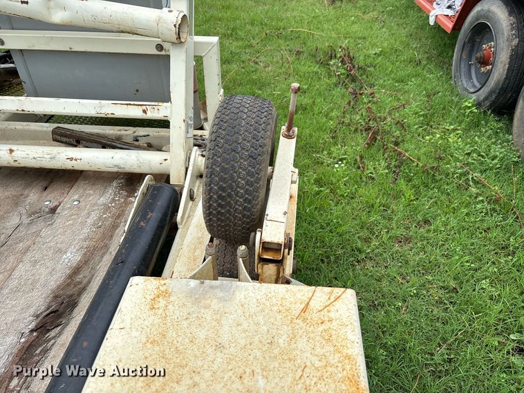 image for item DW7178 2015 Larson 5620 reel trailer