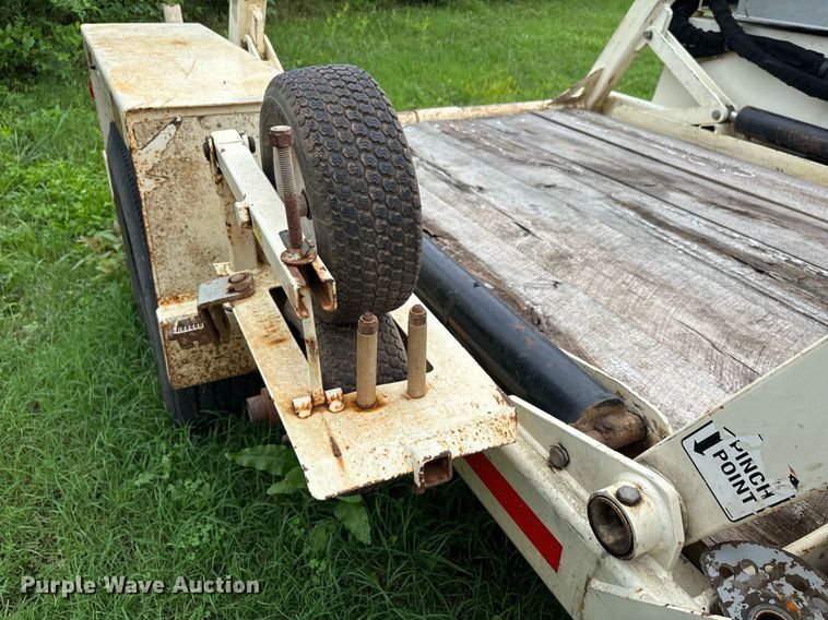 image for item DW7178 2015 Larson 5620 reel trailer