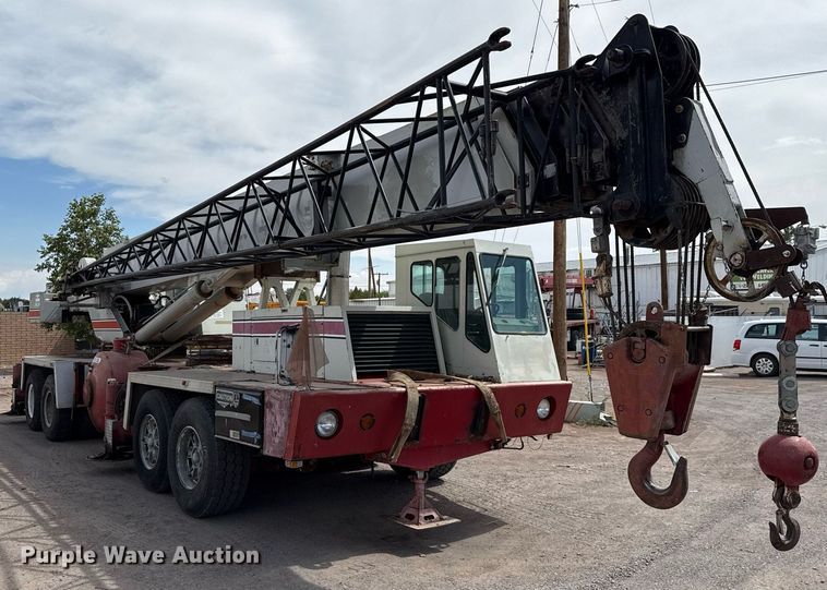 image for item DX5591 1981 FMC Link-Belt HTC-1040 crane