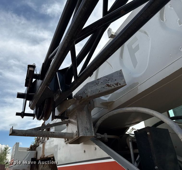 image for item DX5591 1981 FMC Link-Belt HTC-1040 crane