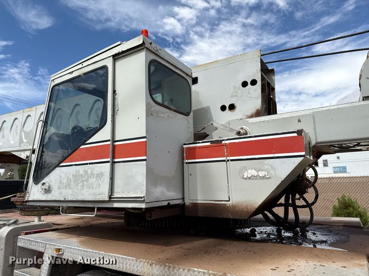 image for item DX5591 1981 FMC Link-Belt HTC-1040 crane