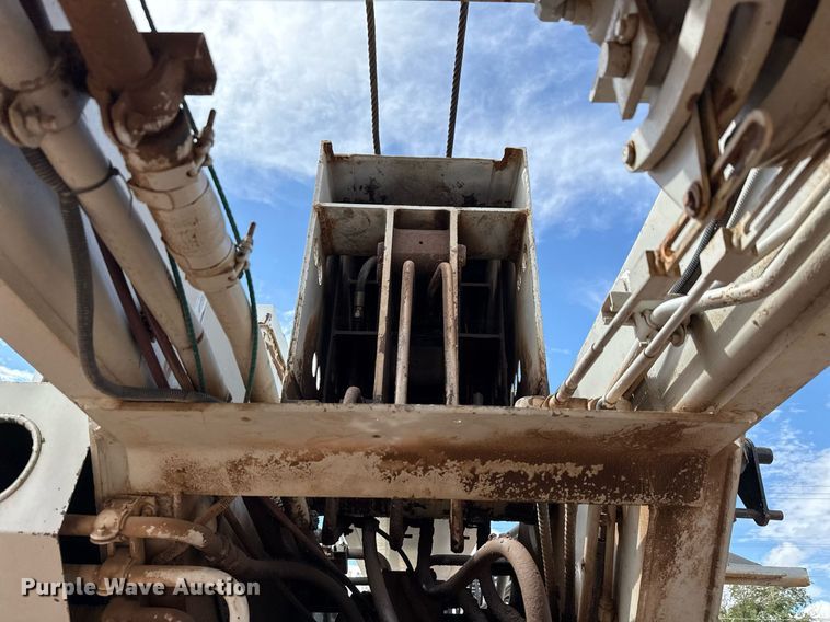 image for item DX5591 1981 FMC Link-Belt HTC-1040 crane