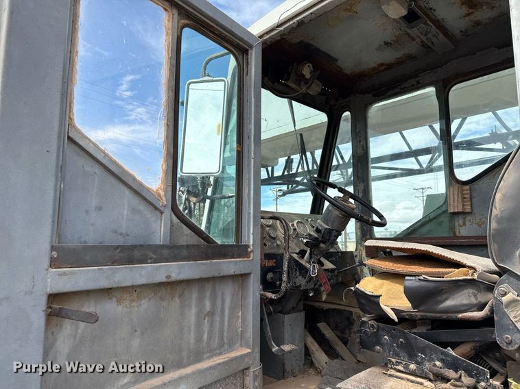 image for item DX5591 1981 FMC Link-Belt HTC-1040 crane