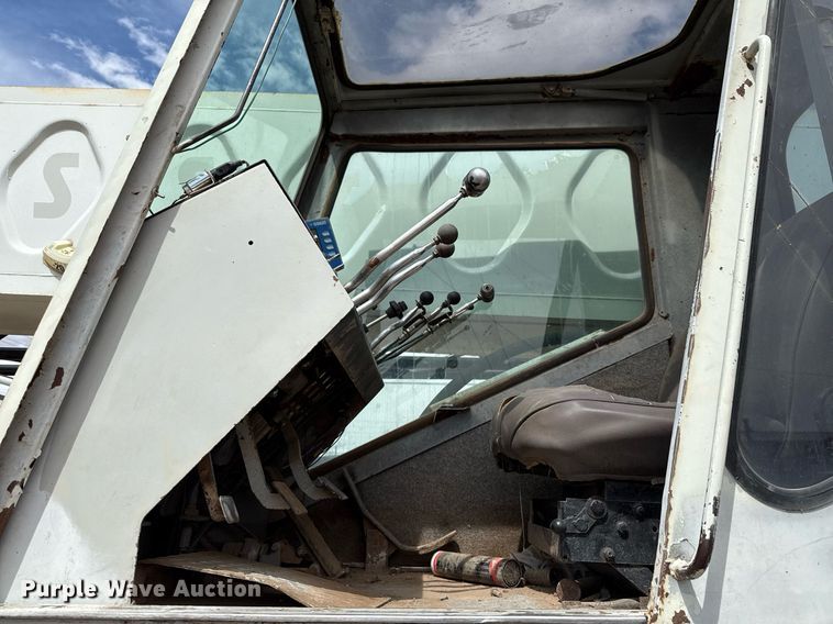 image for item DX5591 1981 FMC Link-Belt HTC-1040 crane