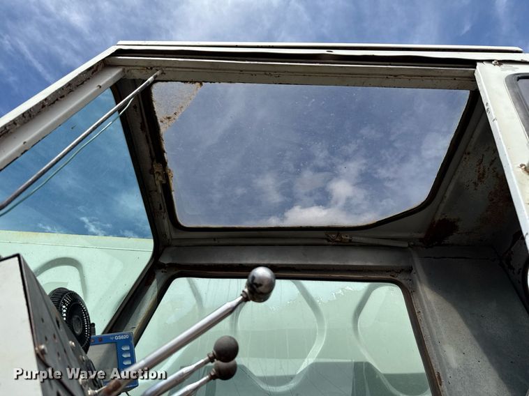 image for item DX5591 1981 FMC Link-Belt HTC-1040 crane