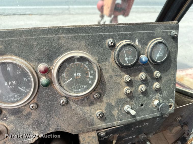 image for item DX5591 1981 FMC Link-Belt HTC-1040 crane