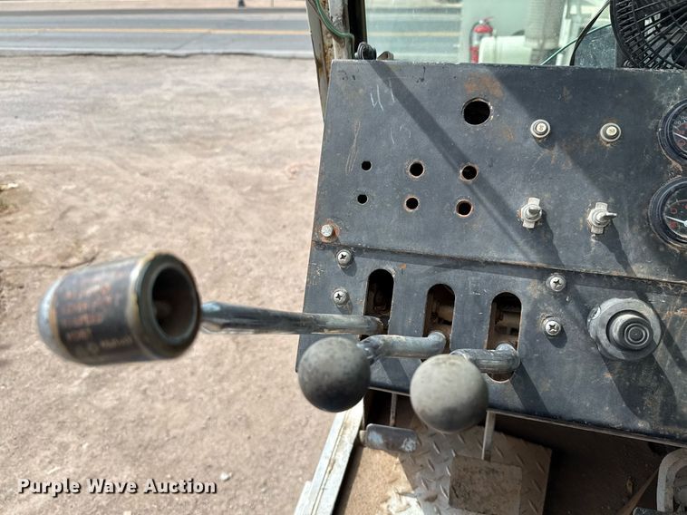 image for item DX5591 1981 FMC Link-Belt HTC-1040 crane