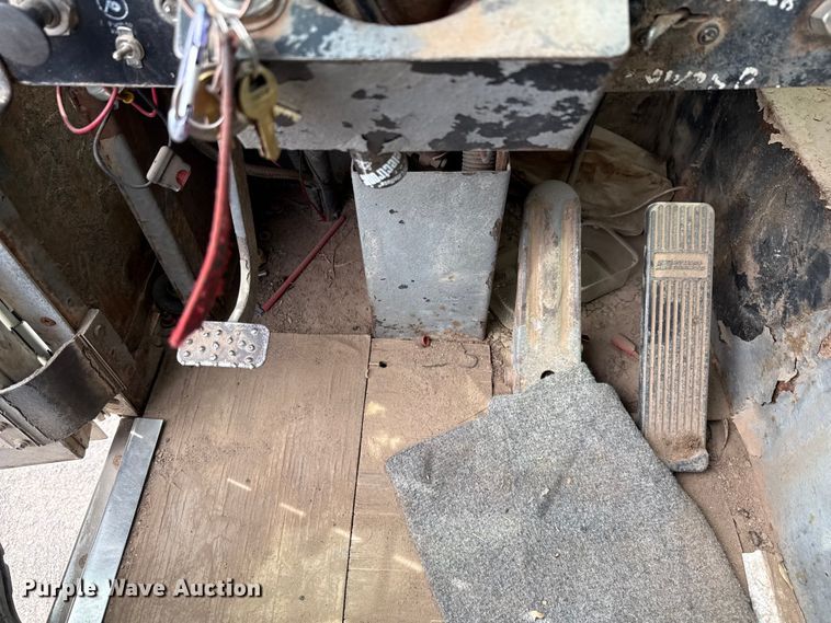 image for item DX5591 1981 FMC Link-Belt HTC-1040 crane