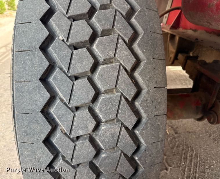 image for item DX5591 1981 FMC Link-Belt HTC-1040 crane