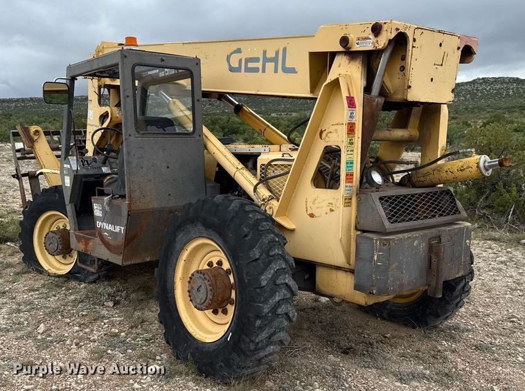 image for item DX5607 1993 Gehl 1083 telehandler