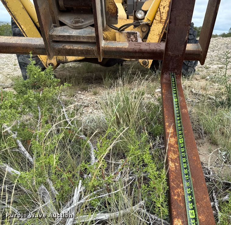 image for item DX5607 1993 Gehl 1083 telehandler