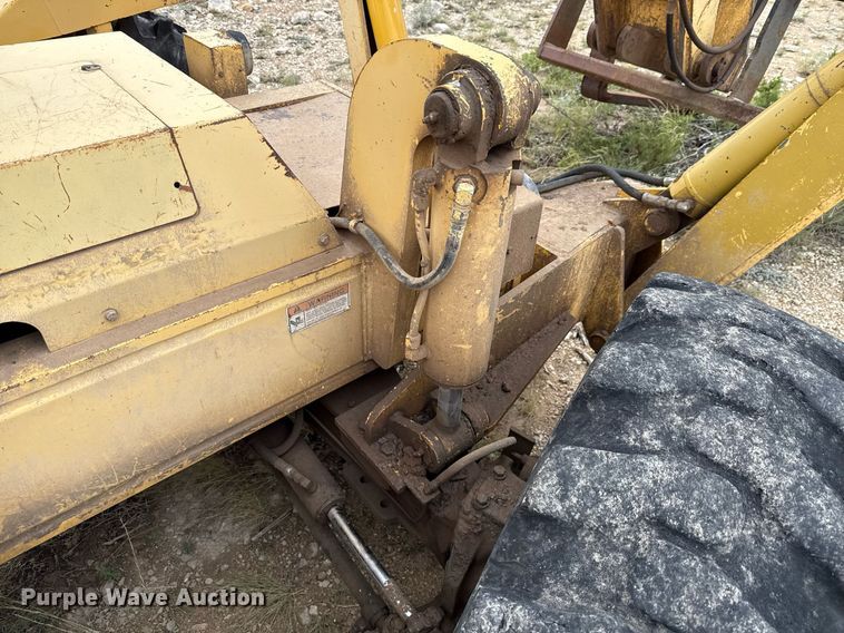 image for item DX5607 1993 Gehl 1083 telehandler