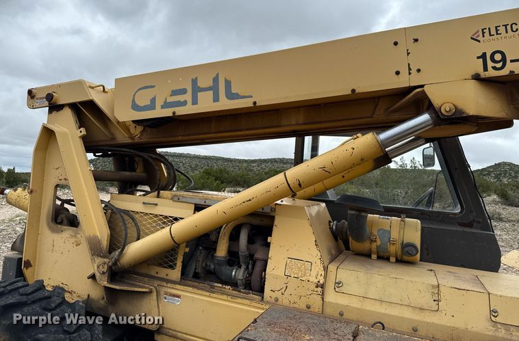 image for item DX5607 1993 Gehl 1083 telehandler