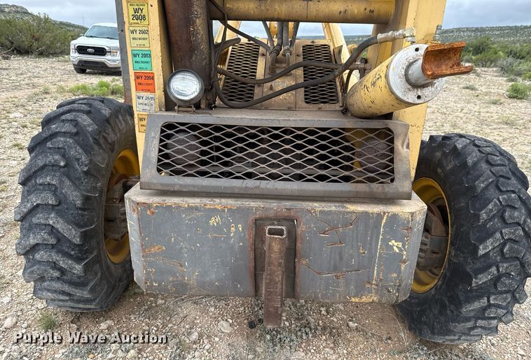 image for item DX5607 1993 Gehl 1083 telehandler