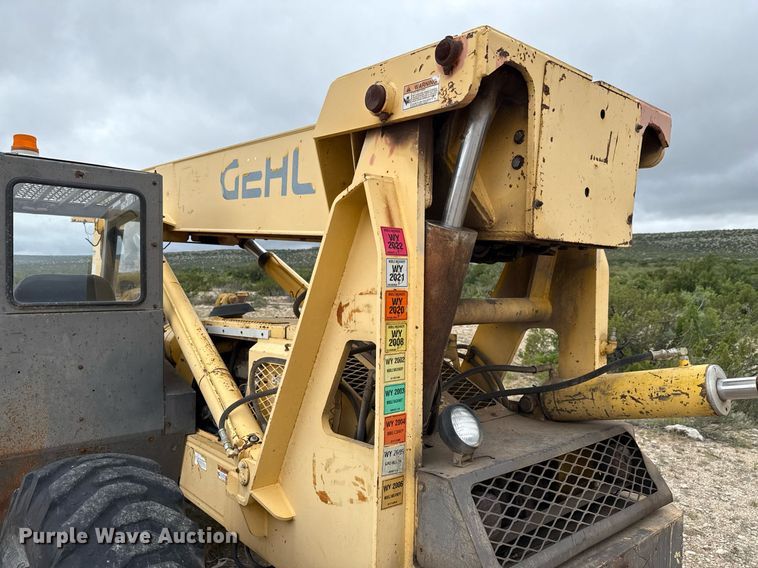 image for item DX5607 1993 Gehl 1083 telehandler
