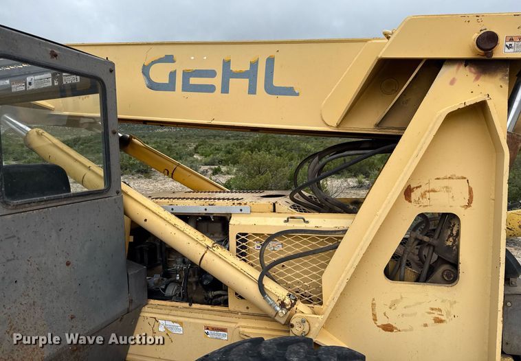 image for item DX5607 1993 Gehl 1083 telehandler