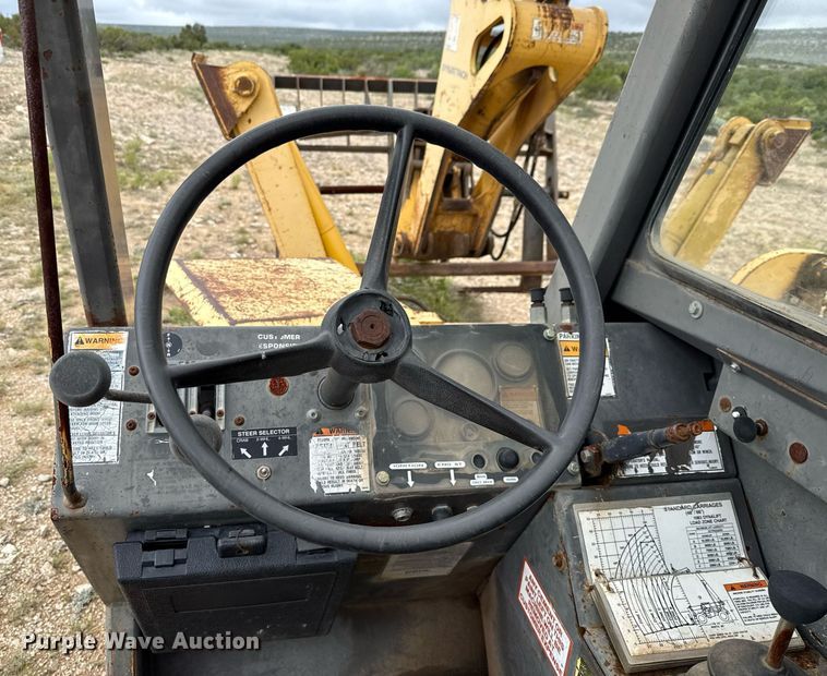 image for item DX5607 1993 Gehl 1083 telehandler