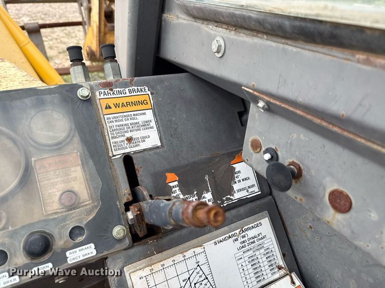 image for item DX5607 1993 Gehl 1083 telehandler