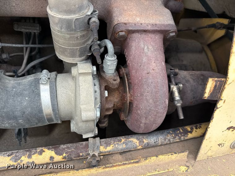 image for item DX5607 1993 Gehl 1083 telehandler