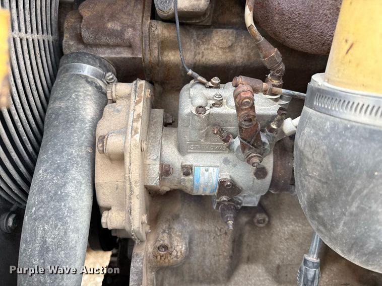 image for item DX5607 1993 Gehl 1083 telehandler