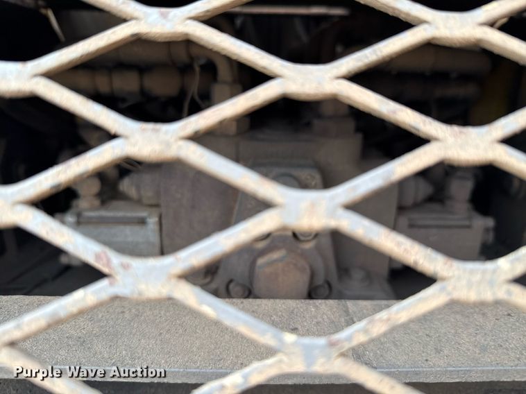 image for item DX5607 1993 Gehl 1083 telehandler