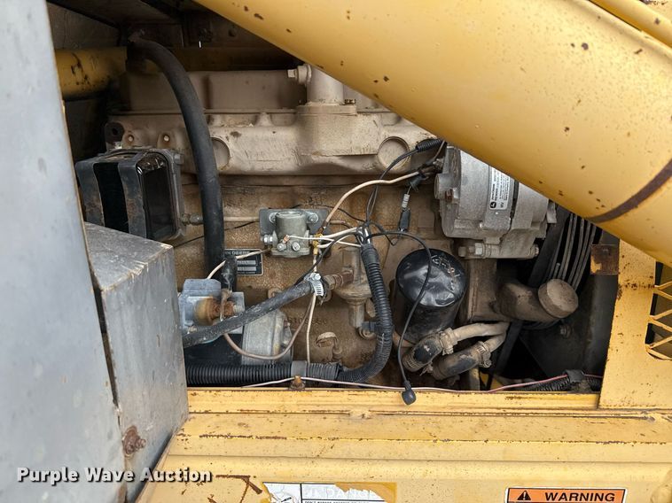 image for item DX5607 1993 Gehl 1083 telehandler