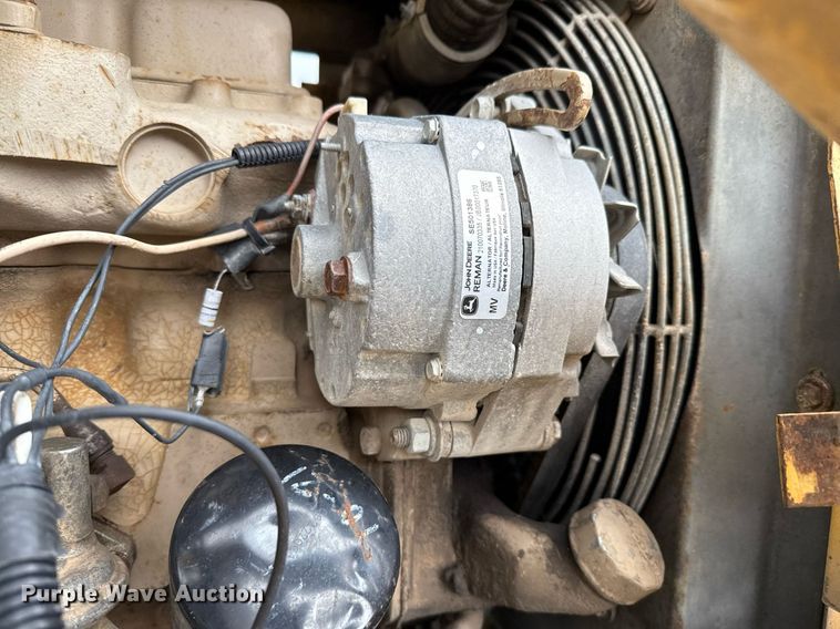 image for item DX5607 1993 Gehl 1083 telehandler