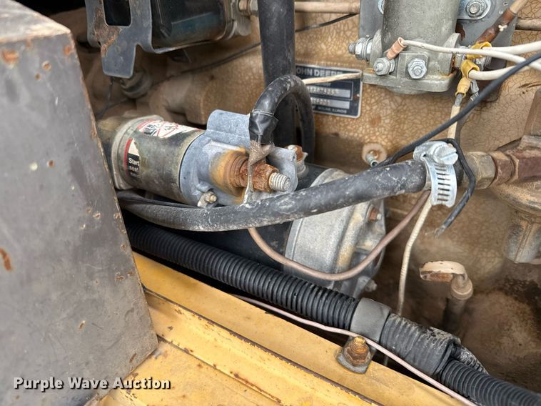 image for item DX5607 1993 Gehl 1083 telehandler