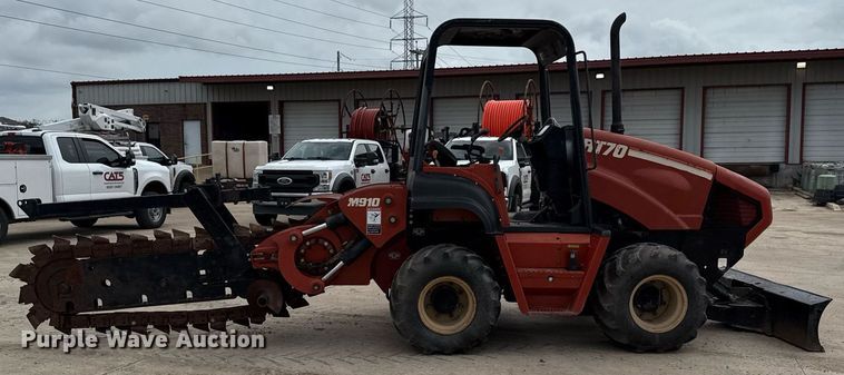 image for item DX5609 2003 Ditch Witch RT70M trencher