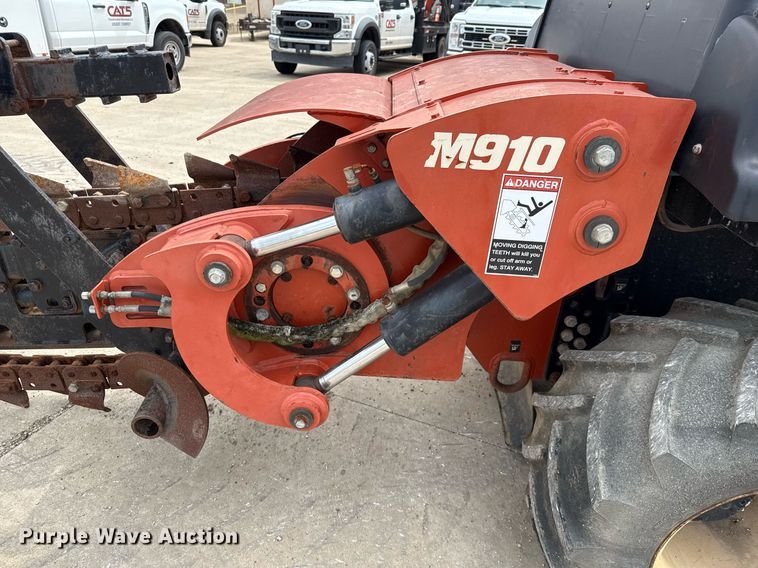 image for item DX5609 2003 Ditch Witch RT70M trencher