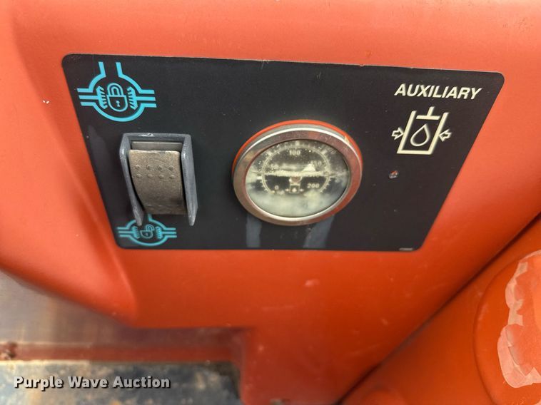 image for item DX5609 2003 Ditch Witch RT70M trencher