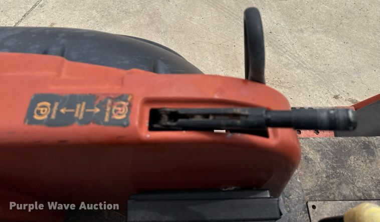 image for item DX5609 2003 Ditch Witch RT70M trencher