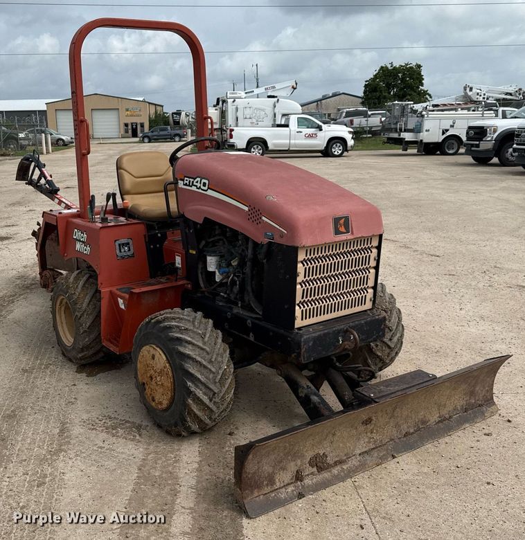 image for item DX5610 2007 Ditch Witch RT40 trencher