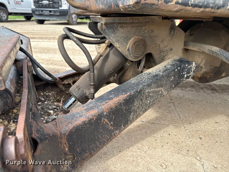 image for item DX5610 2007 Ditch Witch RT40 trencher