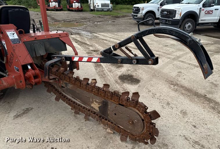 image for item DX5610 2007 Ditch Witch RT40 trencher
