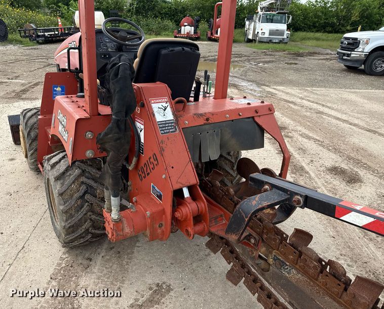 image for item DX5610 2007 Ditch Witch RT40 trencher