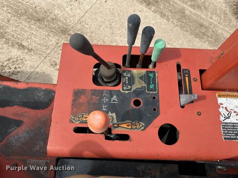 image for item DX5610 2007 Ditch Witch RT40 trencher