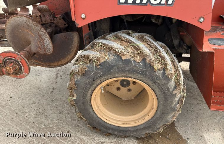 image for item DX5610 2007 Ditch Witch RT40 trencher