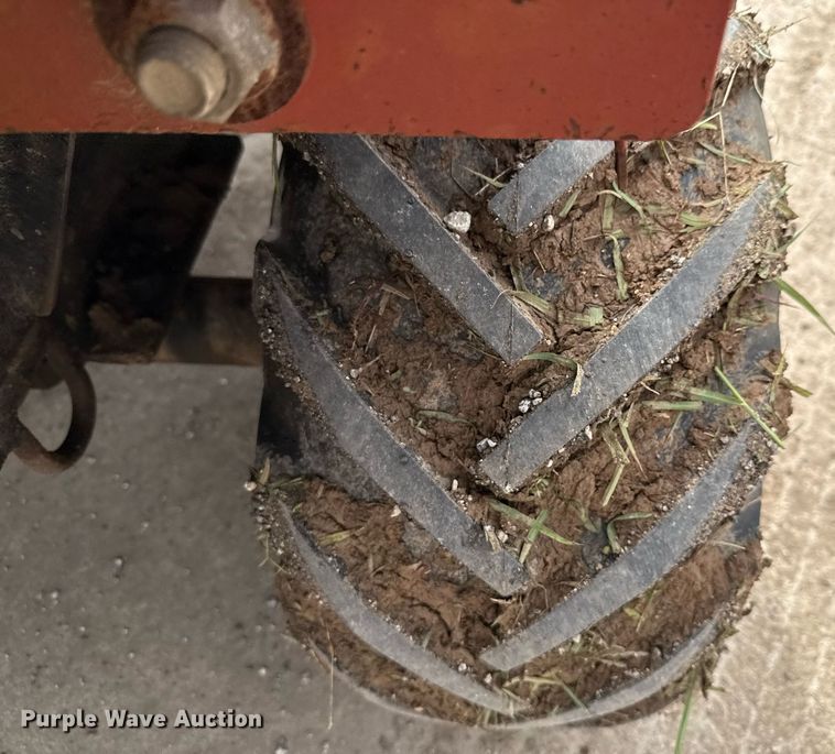 image for item DX5610 2007 Ditch Witch RT40 trencher