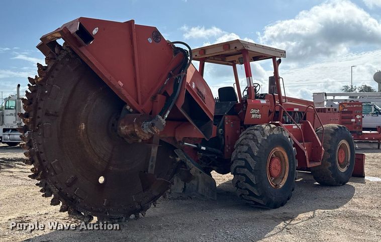image for item DX5611 2004 Ditch Witch RT185T rock saw
